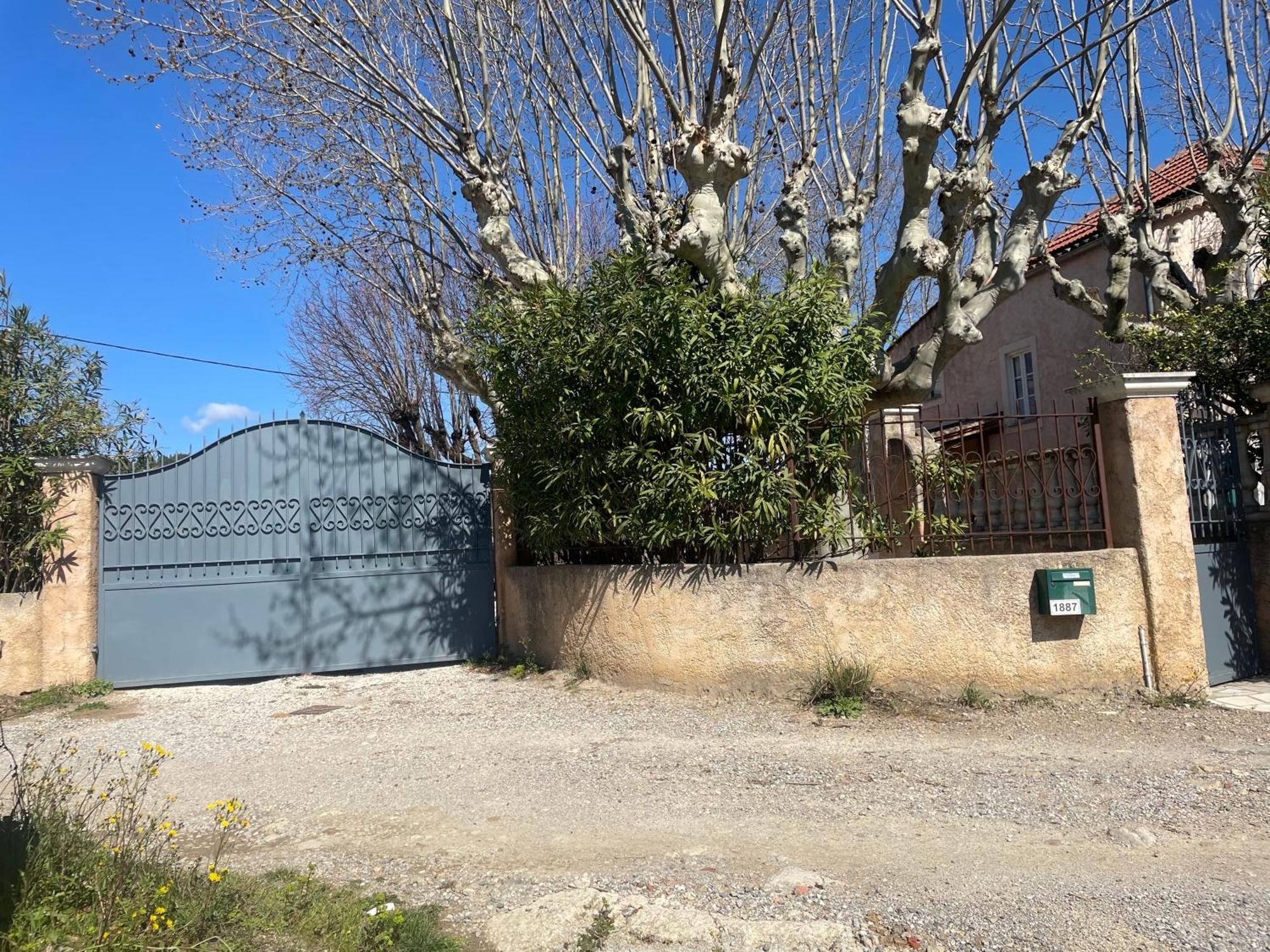 Pooh'S Belle Hotell Grimaud Exteriör bild